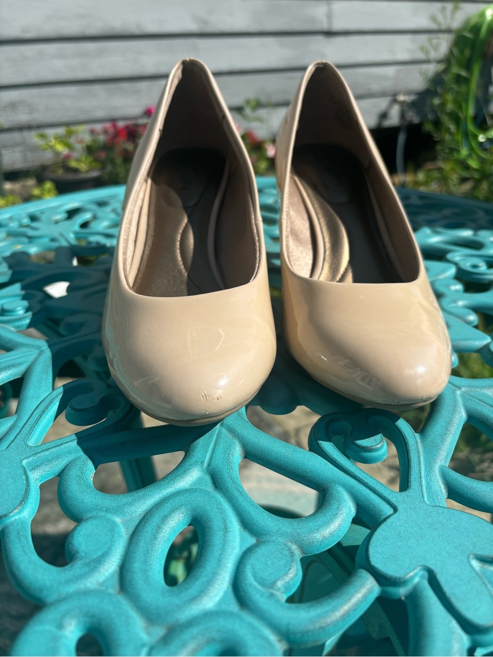 Classic Women's Nude Patent Round-Toe Pumps